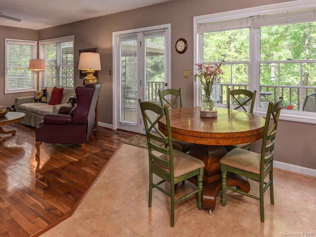 6 Meadowbrook Drive - Photo 10