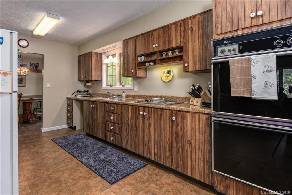 1 Glen Meadows Place - Photo 9