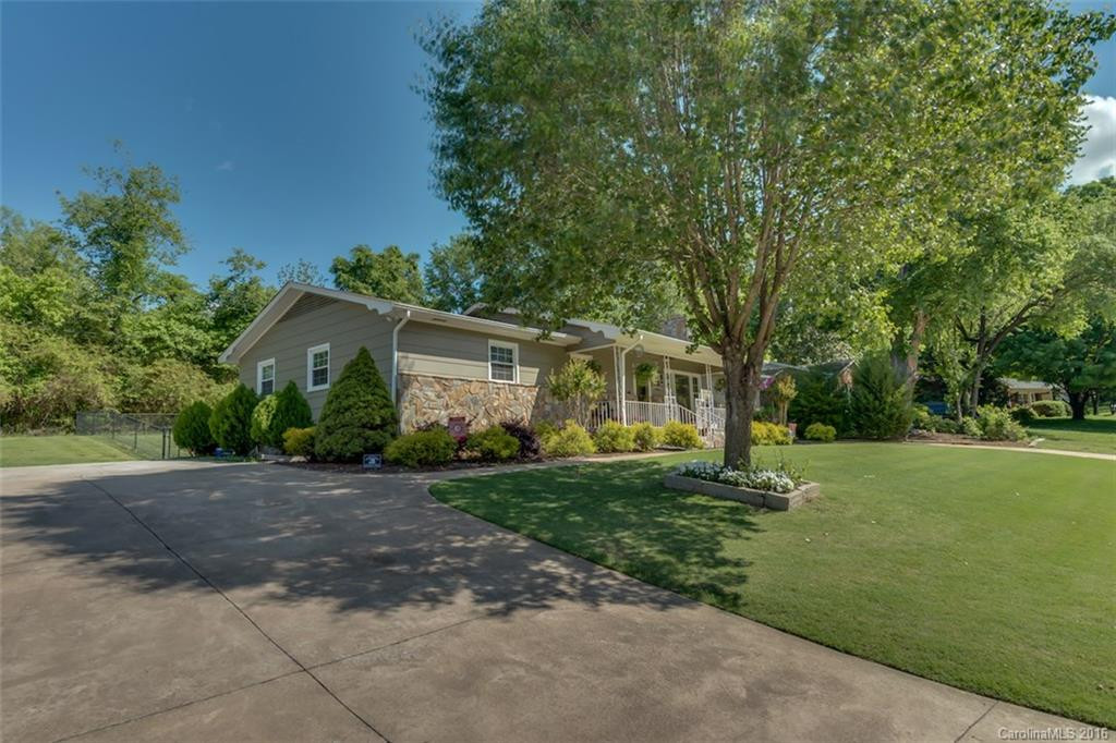 286 Crestview Street - Photo 2