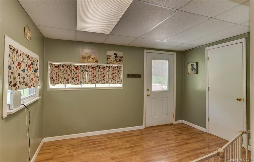 286 Crestview Street - Photo 11