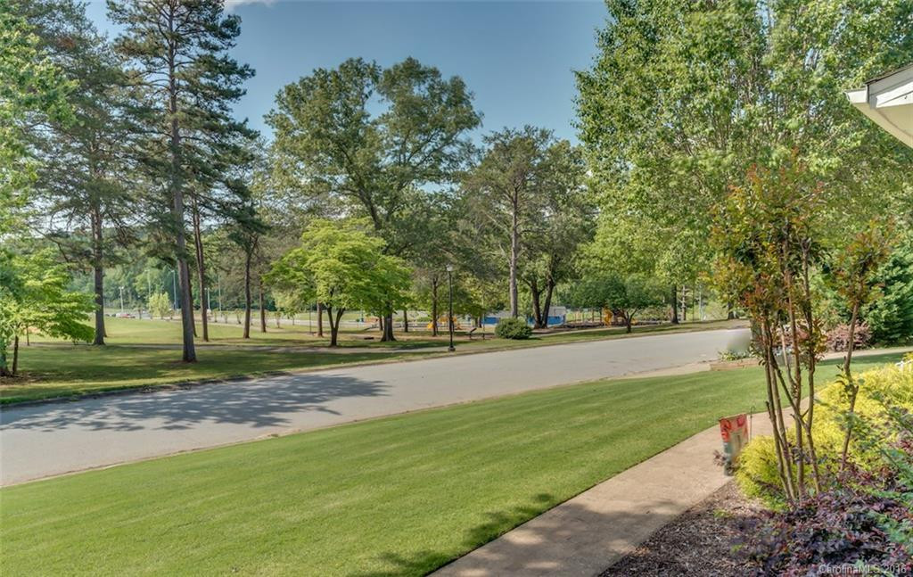 286 Crestview Street - Photo 3