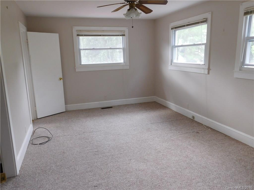 2996 Asheville Highway - Photo 9