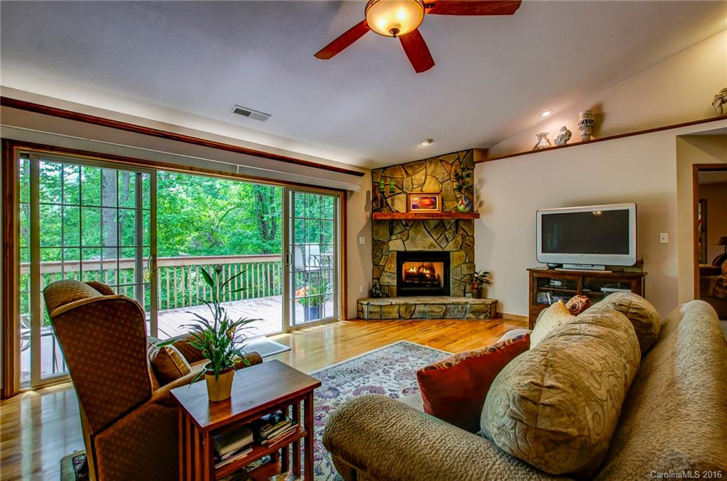 26 Leatherwood Drive - Photo 5