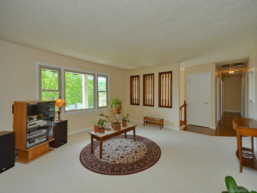 1 Dover Lane - Photo 3