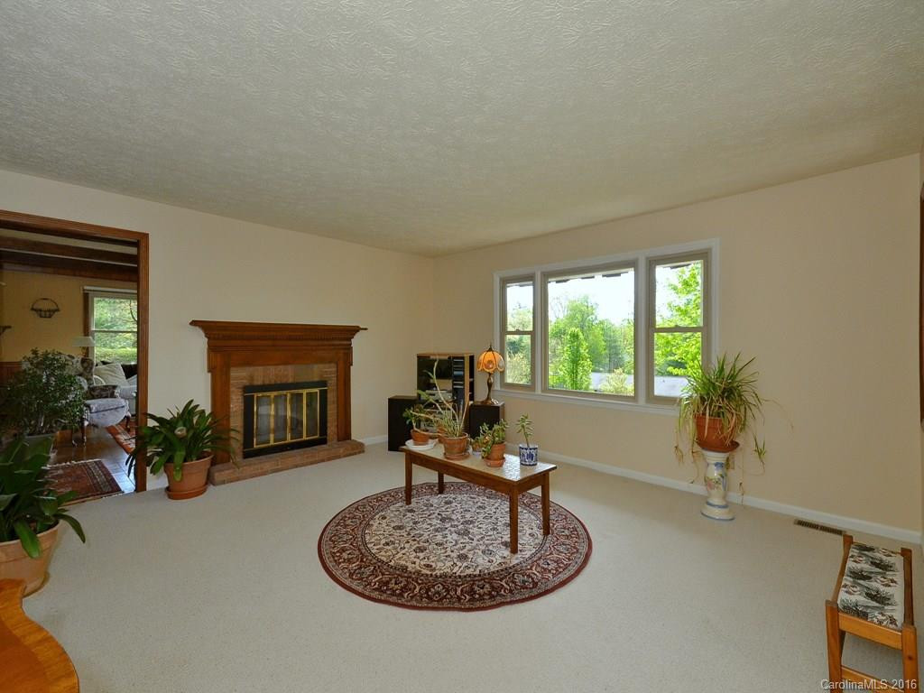 1 Dover Lane - Photo 4