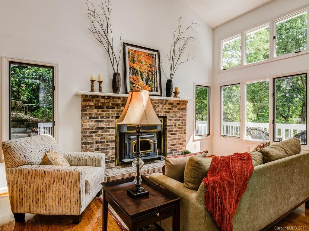 205 Cedarview Drive - Photo 3