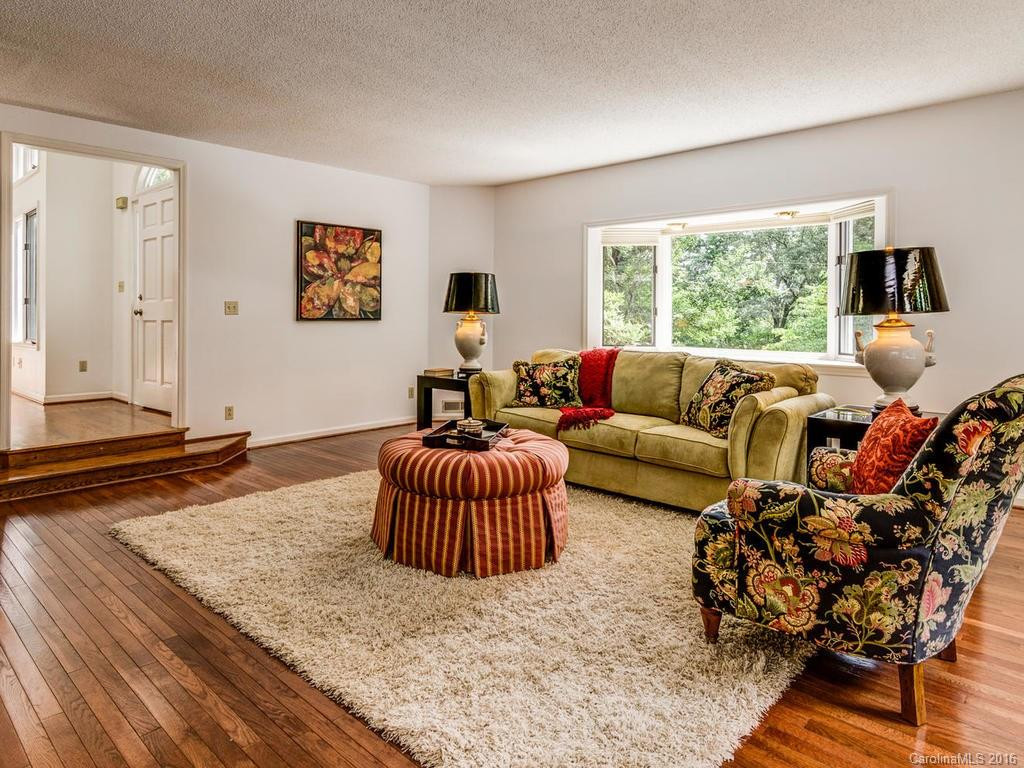 205 Cedarview Drive - Photo 4