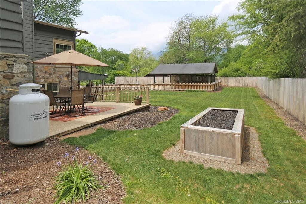 1210 Main Street - Photo 3