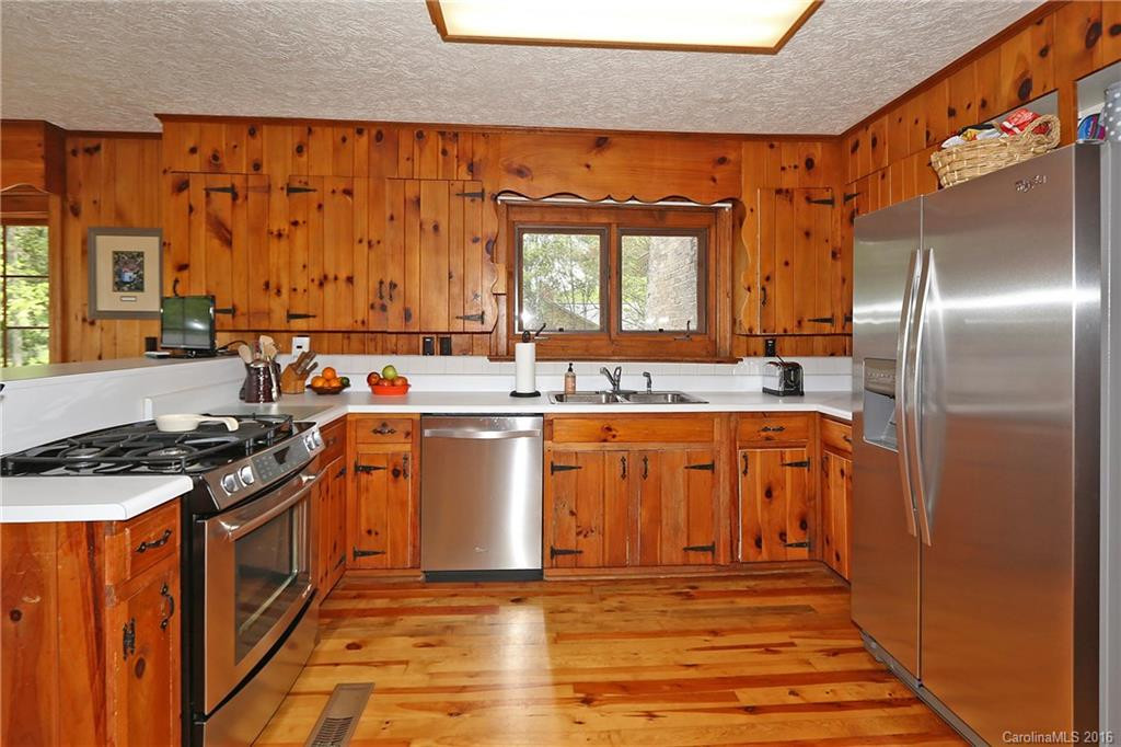 1210 Main Street - Photo 6