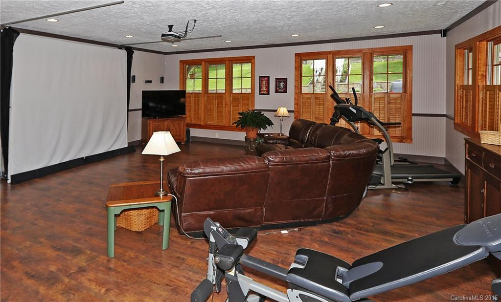 1210 Main Street - Photo 10