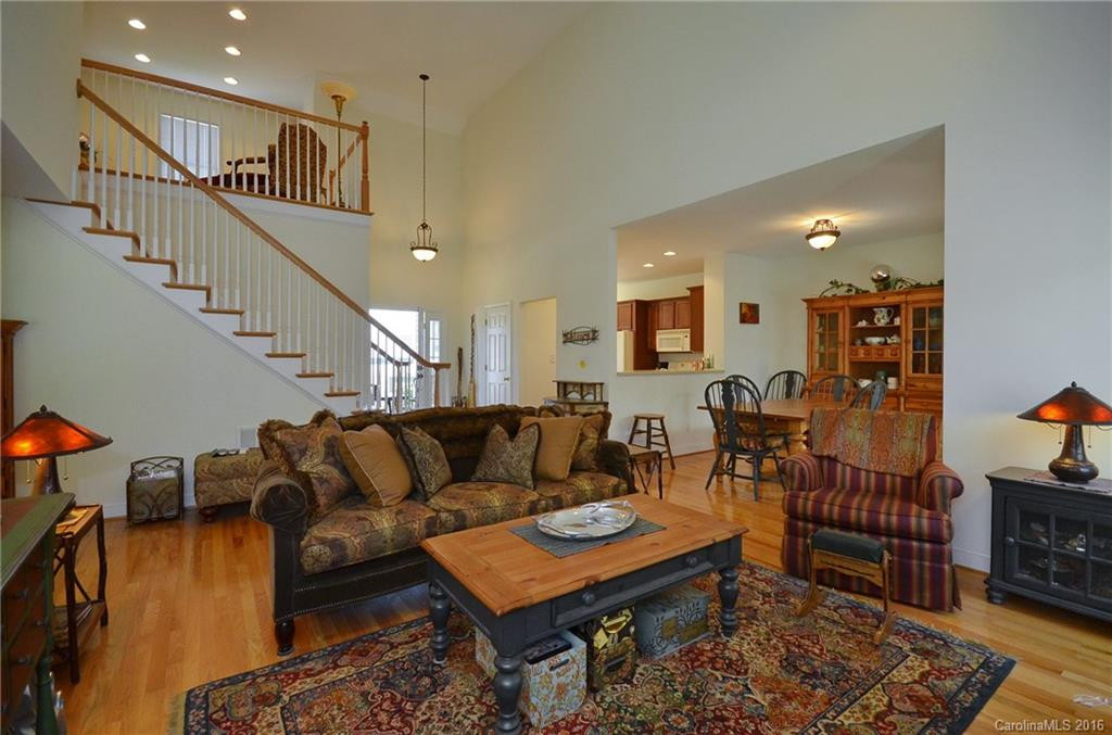 28 Village East Court - Photo 2