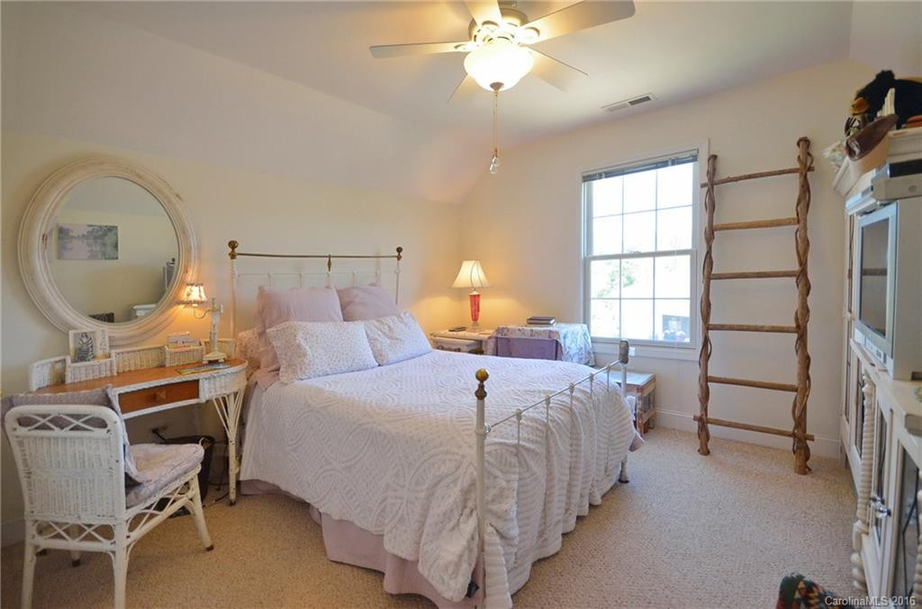 28 Village East Court - Photo 11