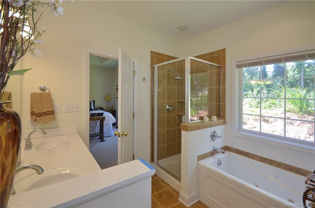 28 Village East Court - Photo 14