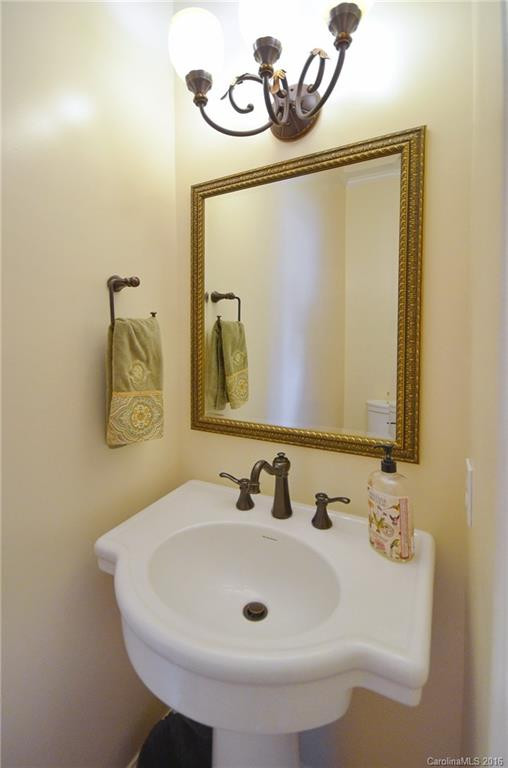 28 Village East Court - Photo 16