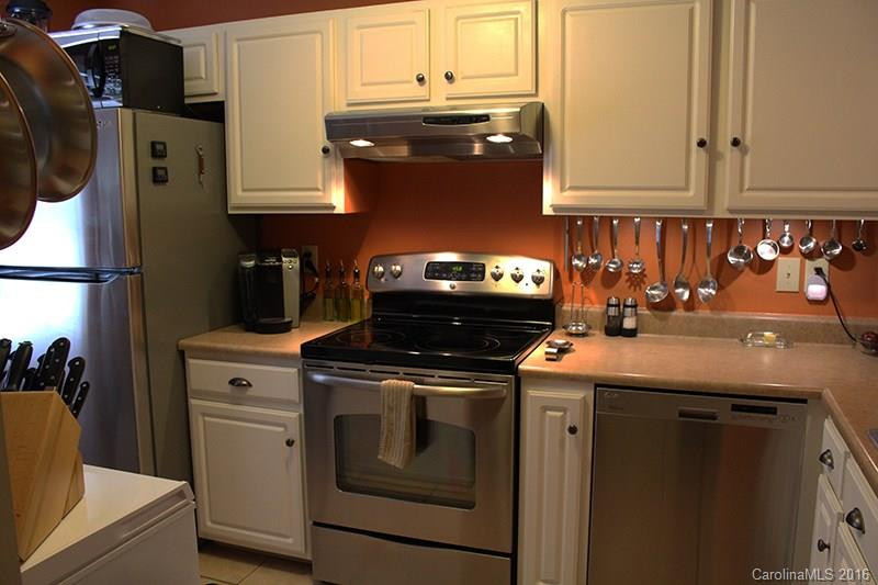 208 Carlyle Way #208 - Photo 5