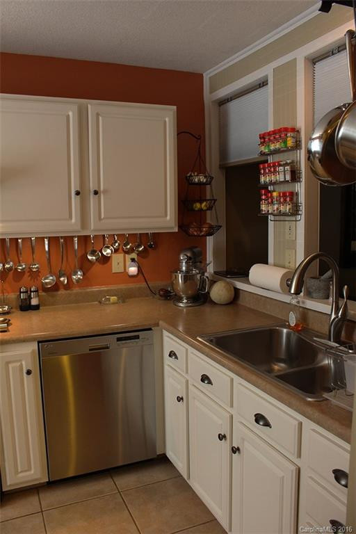 208 Carlyle Way #208 - Photo 8