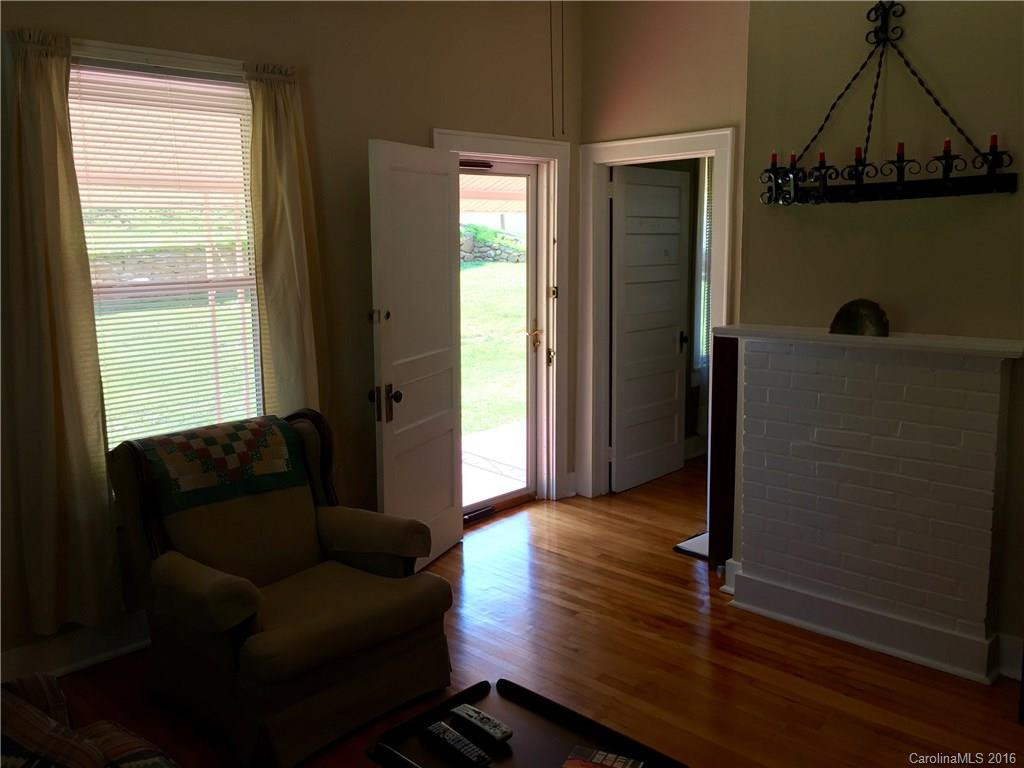 465 Baldwin Avenue - Photo 2