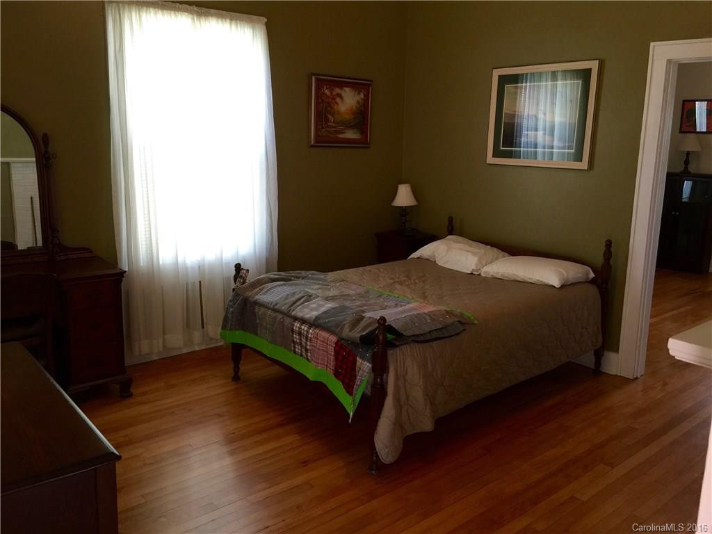 465 Baldwin Avenue - Photo 3