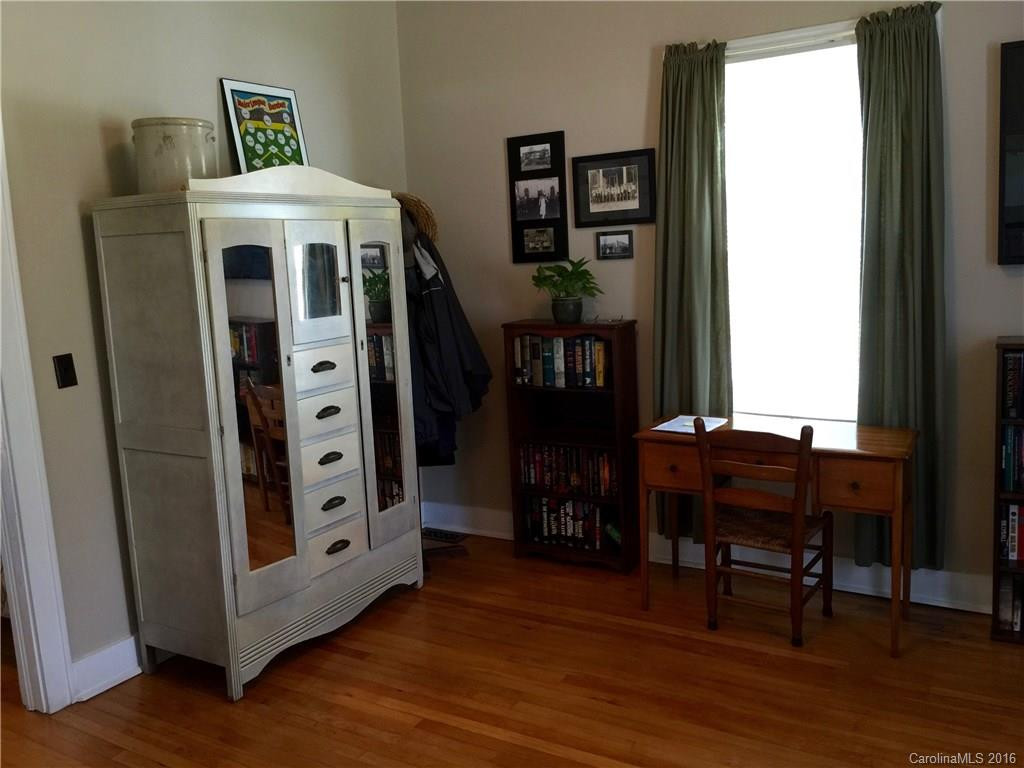 465 Baldwin Avenue - Photo 6