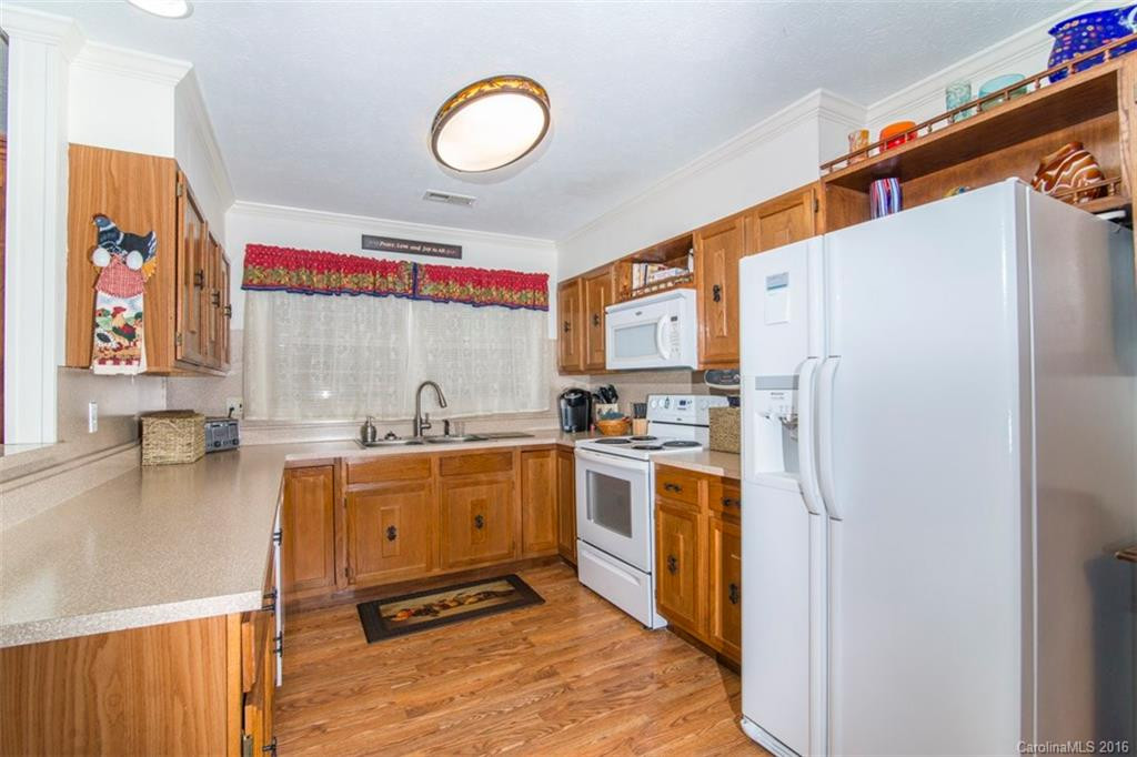 673 Oak Grove Road - Photo 6