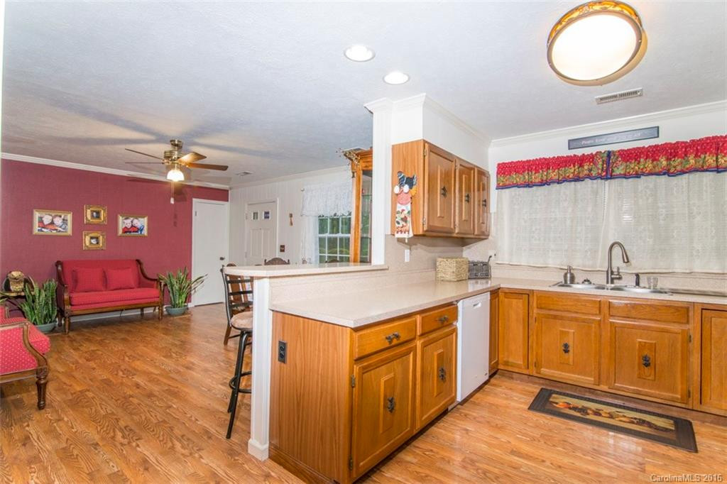 673 Oak Grove Road - Photo 7