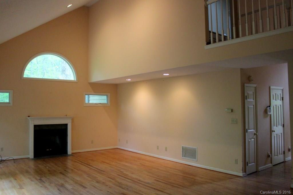152 Woodburn Drive - Photo 2
