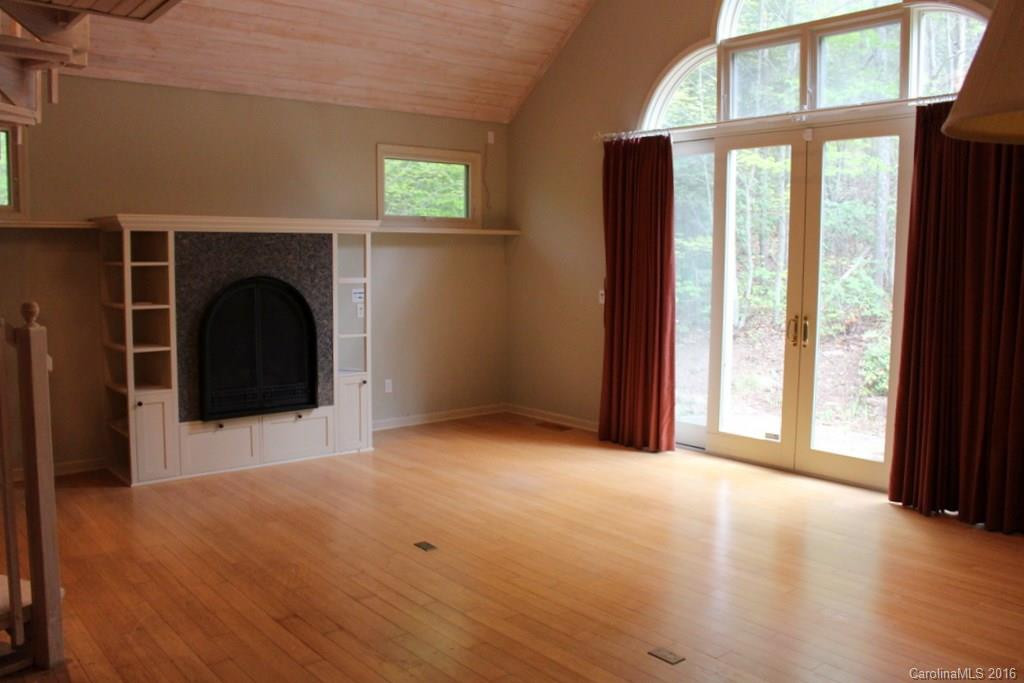 152 Woodburn Drive - Photo 4
