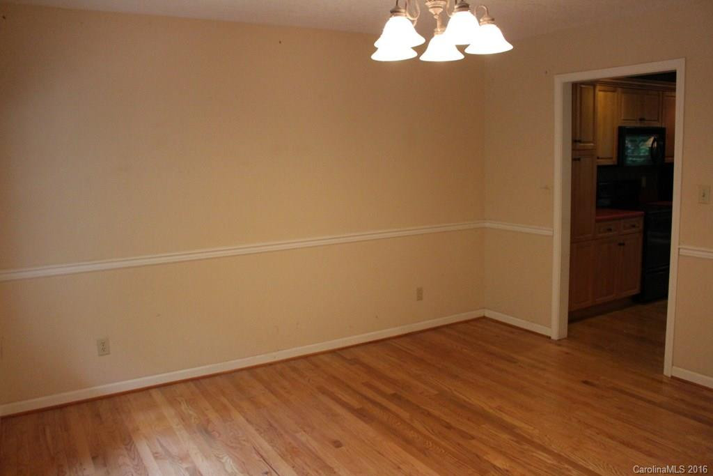 152 Woodburn Drive - Photo 6
