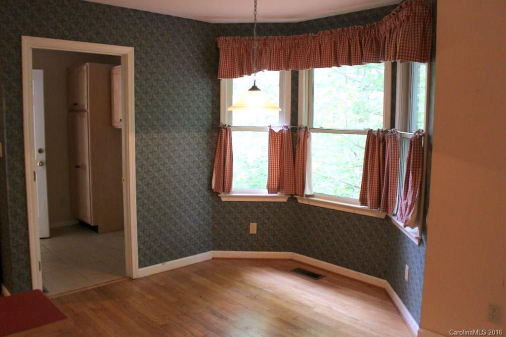 152 Woodburn Drive - Photo 7