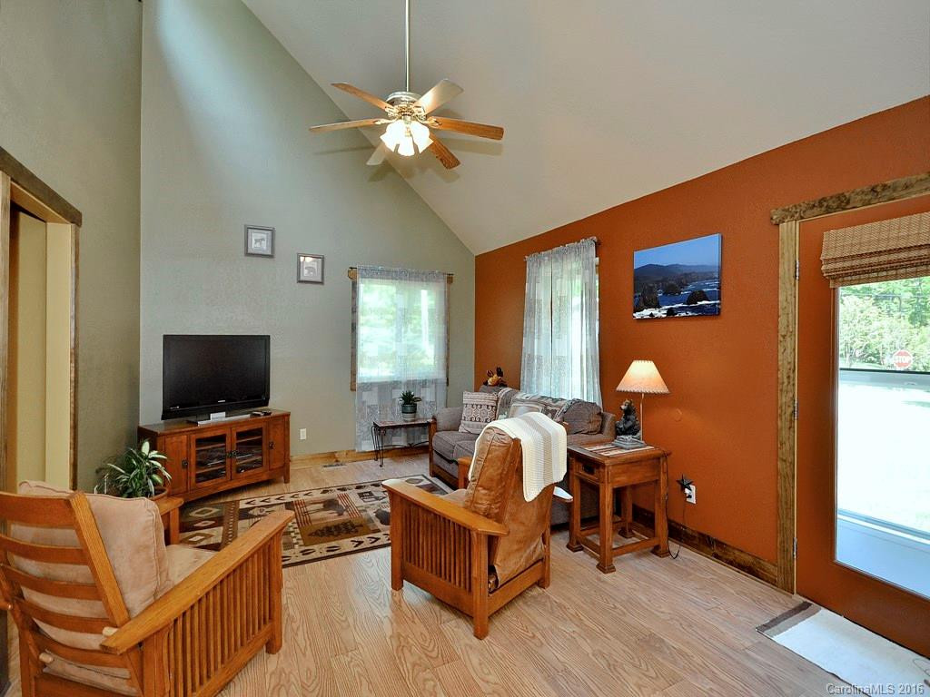 484 Rambling Drive - Photo 2