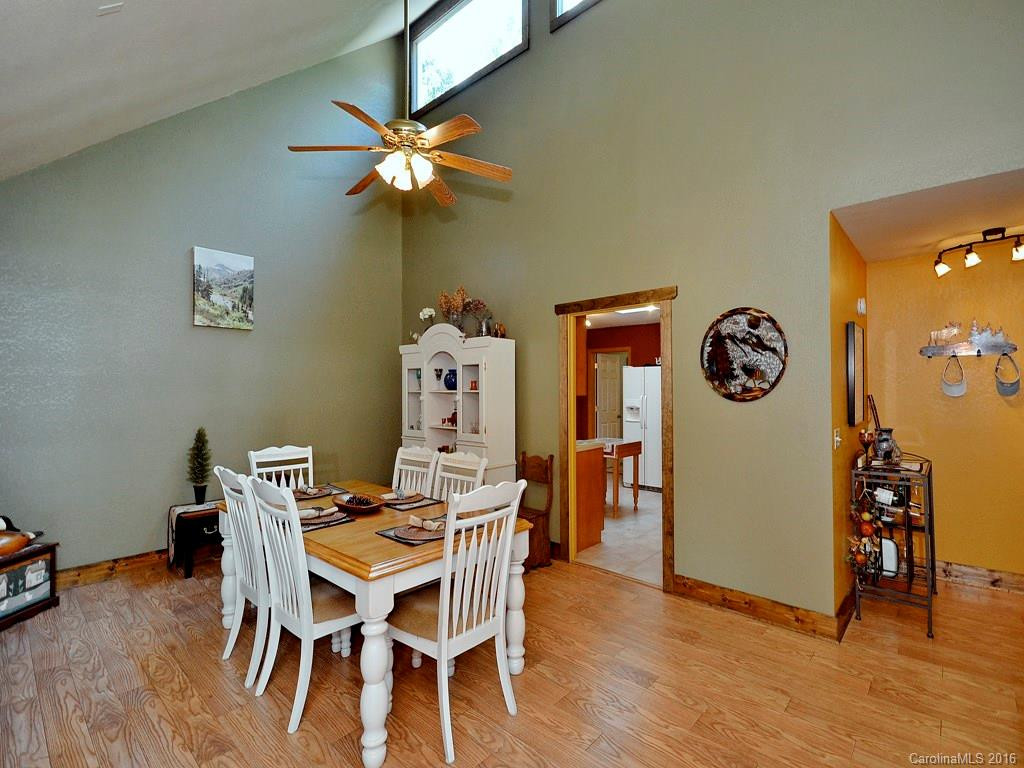 484 Rambling Drive - Photo 4