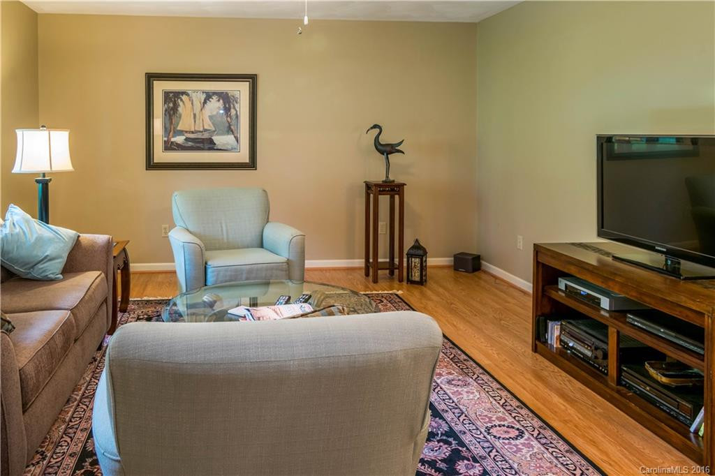 124 Mountain Valley Drive #13 - Photo 4