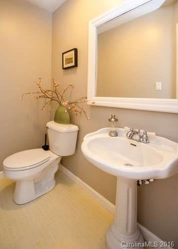 36 Sweetbriar Court - Photo 8