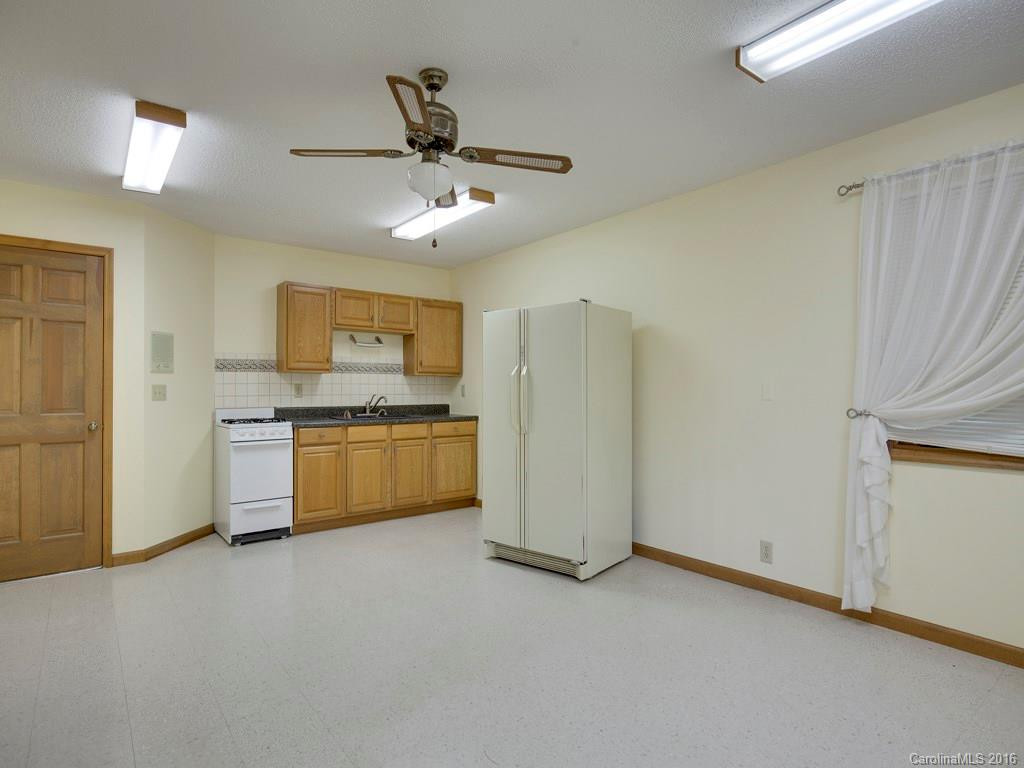 39 Hillcreek Drive #28 - Photo 18