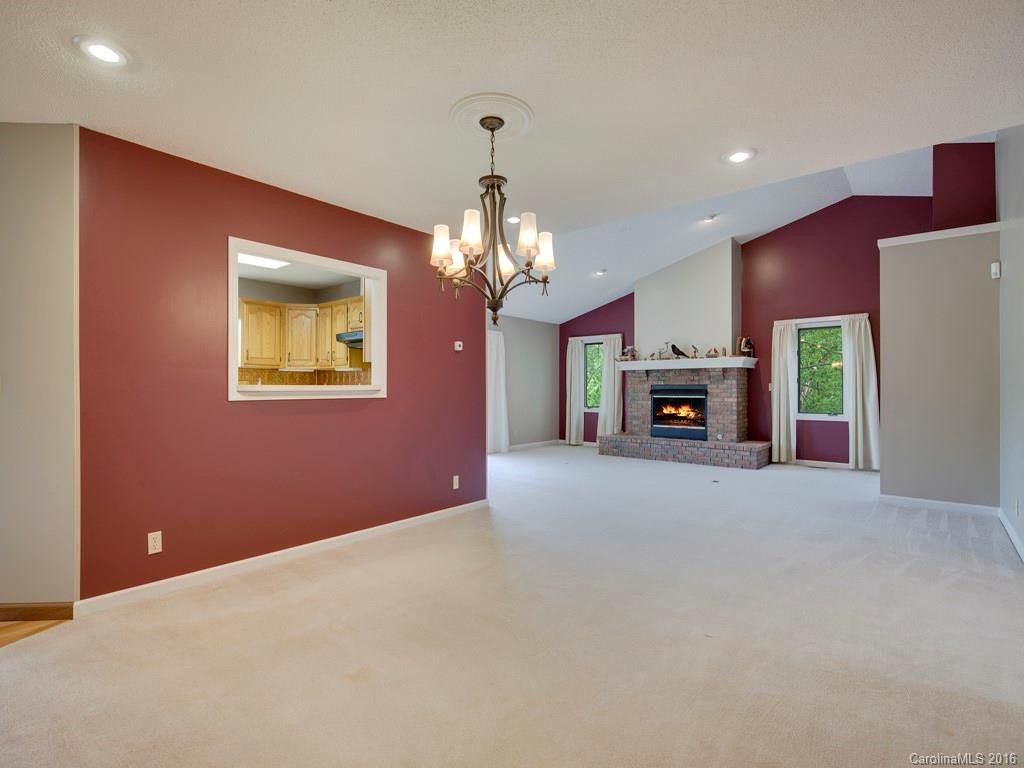 39 Hillcreek Drive #28 - Photo 7