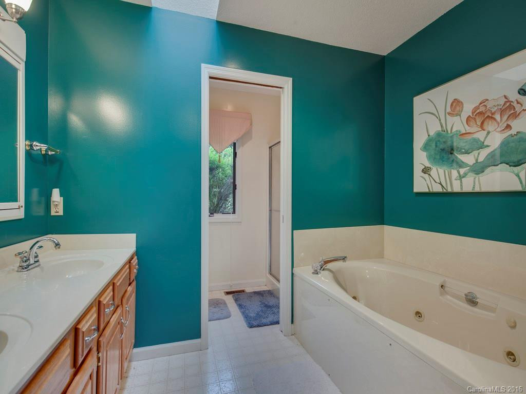 39 Hillcreek Drive #28 - Photo 9