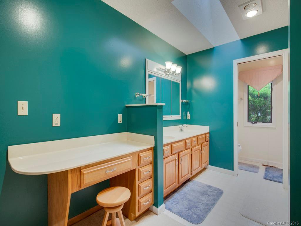 39 Hillcreek Drive #28 - Photo 10