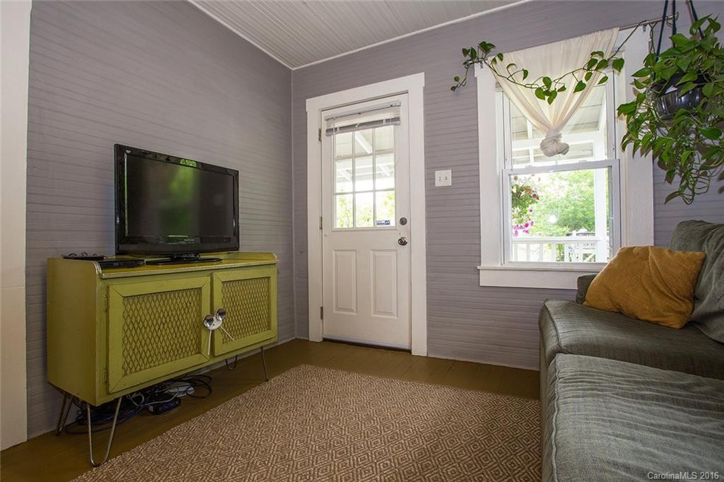 206 Greenlee Avenue - Photo 4