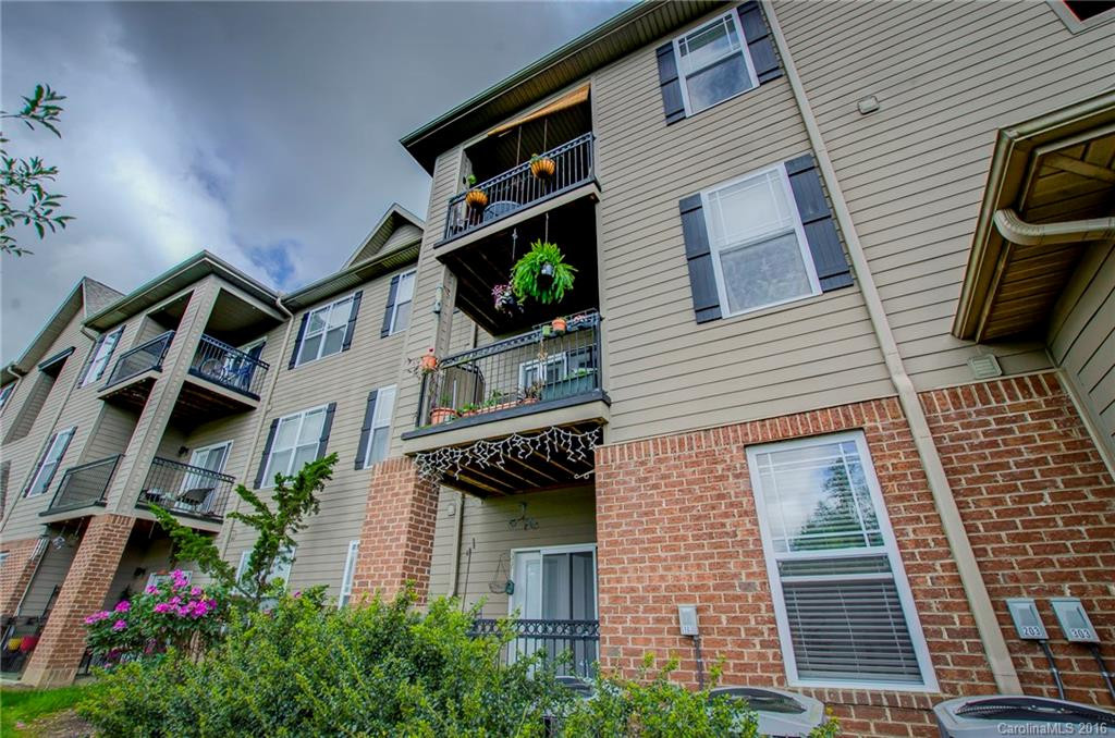 234 Brickton Village Circle #203