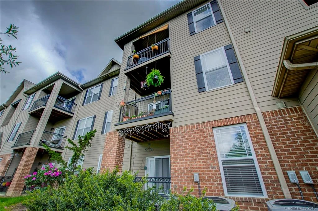 234 Brickton Village Circle #203