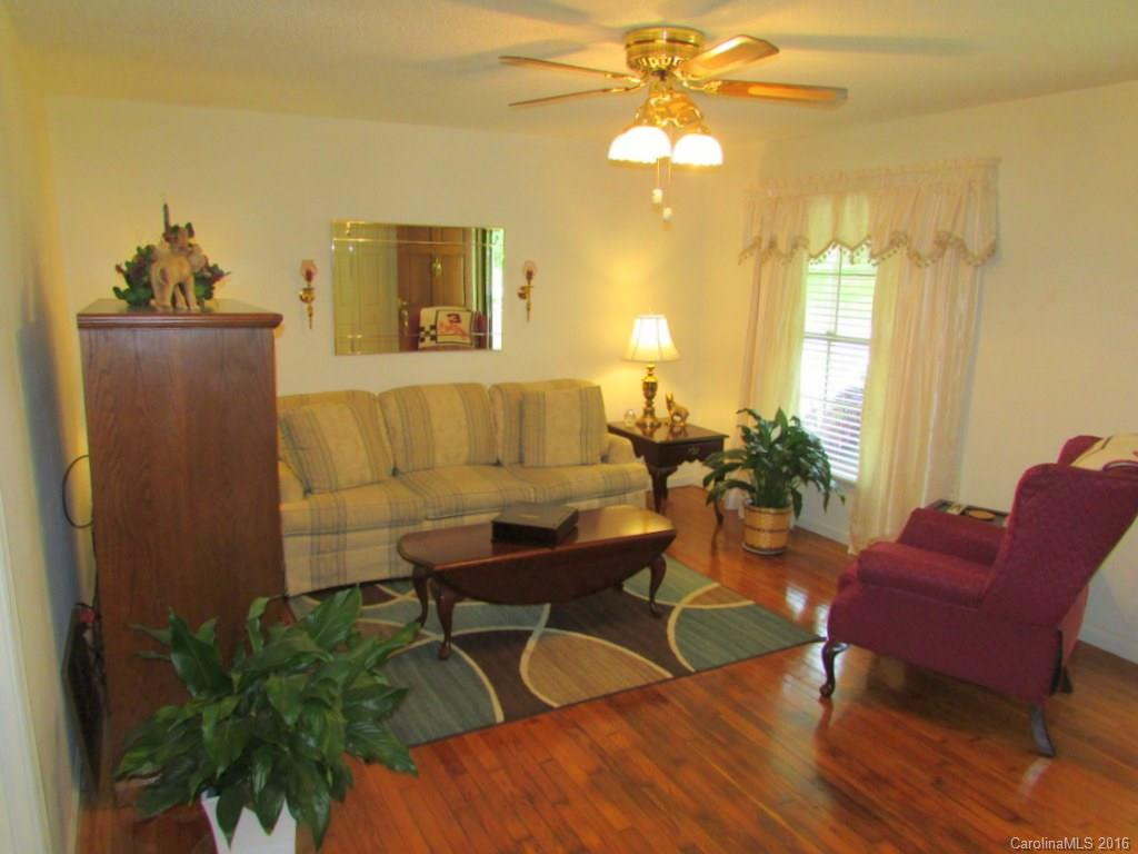 24 Skyview Terrace - Photo 3