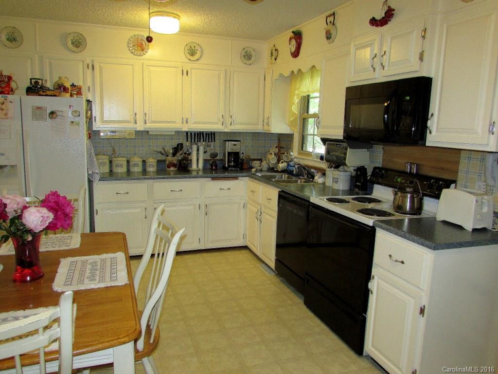 24 Skyview Terrace - Photo 4