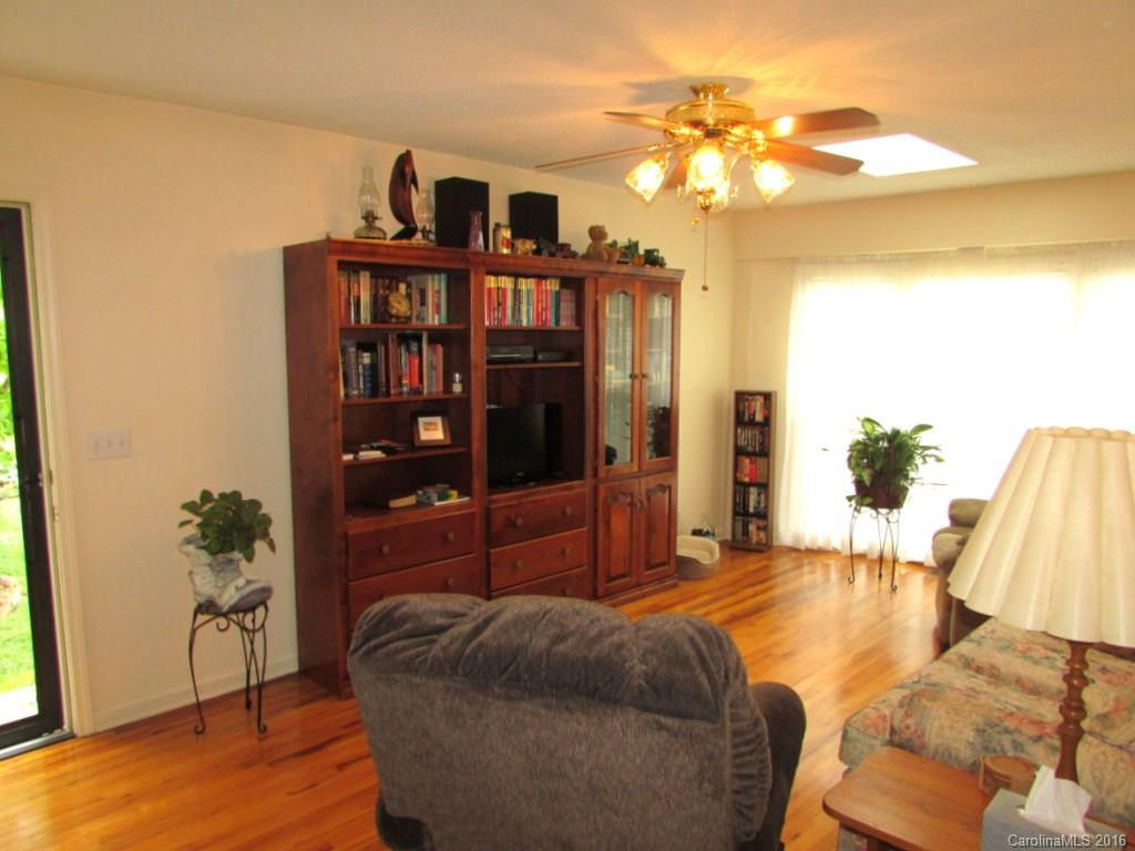 24 Skyview Terrace - Photo 7