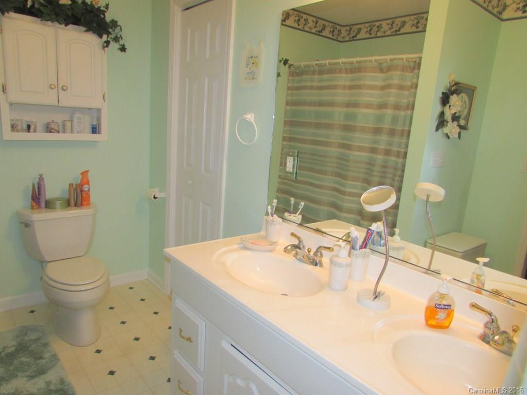 24 Skyview Terrace - Photo 10