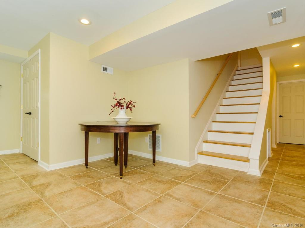 311 Lake Avenue - Photo 18