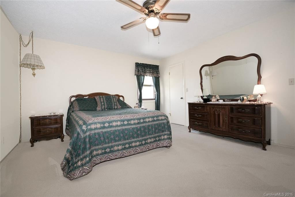 307 Balsam Road - Photo 9