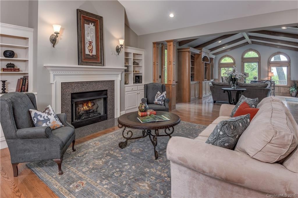 114 Founders Drive - Photo 3