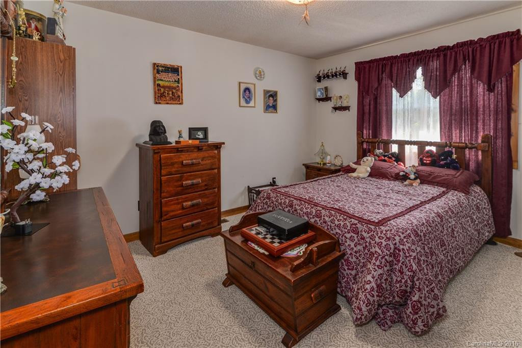 915 Holbert Road - Photo 12