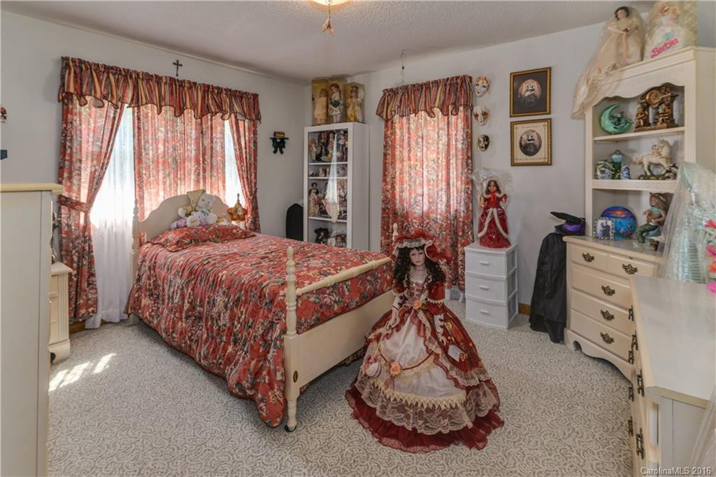 915 Holbert Road - Photo 14