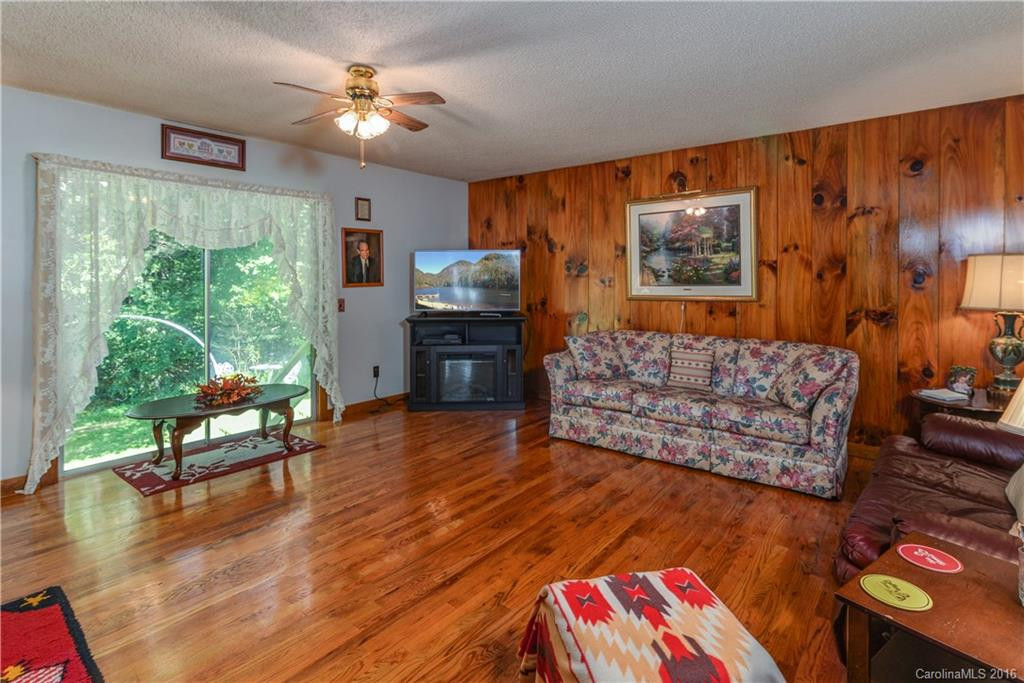 915 Holbert Road - Photo 4